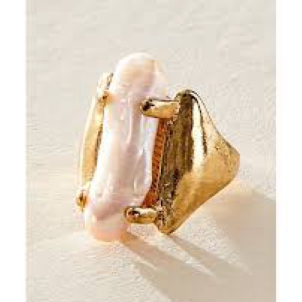 Free People Women's Natural Clasped Pearl Ring